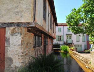 Canal à Sauxillanges, à 10 mn d'Issoire, Puy-de-dôme, Auvergne