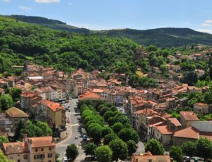 Champeix, un village aux airs de Sud en Auvergne