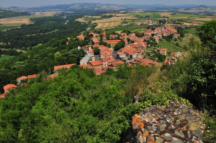 Depuis le butte de Nonette, vue sur le village et l'Allier