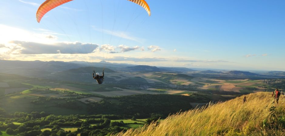 Parapente au Puy d'Ysson ©N. Dutranoy, Pays d'Issoire