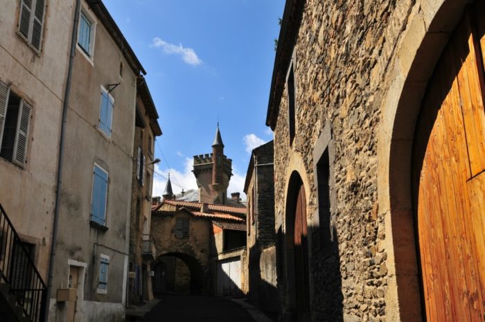 Village d'Ardes-sur-Couze aux portes du Cézallier