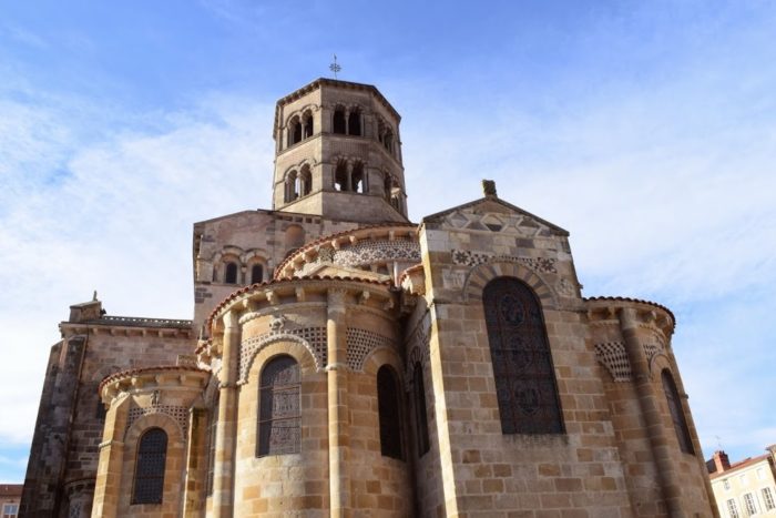 Chevet de l'abbatiale Saint-Austremoine d'Issoire, chef d'oeuvre de l'art roman