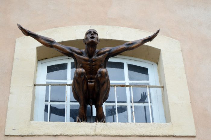 exposition art dans la ville, Issoire, sculpture de Nicolas Lavarenne