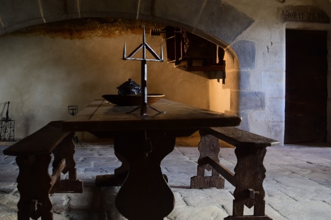 Cuisine du château de Villeneuve-lembron, Monument historique, à proximité d'Issoire en Auvergne