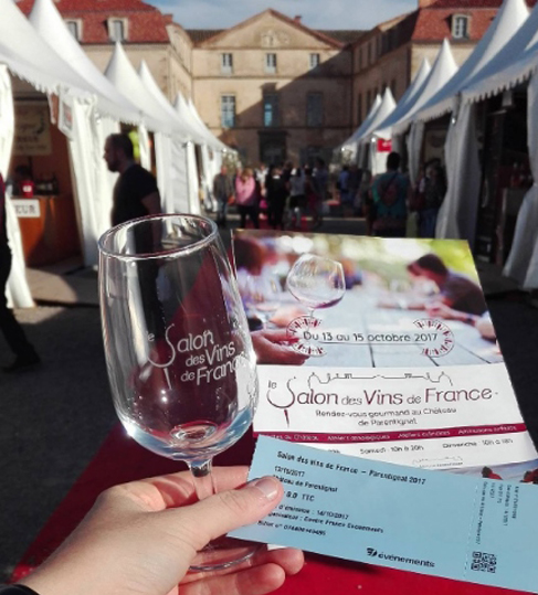 Arrivée au salon des vins au château de Parentignat