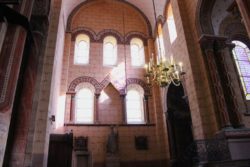 Travaux à l'abbatiale Saint-Austremoine : restauration des peintures transept Nord