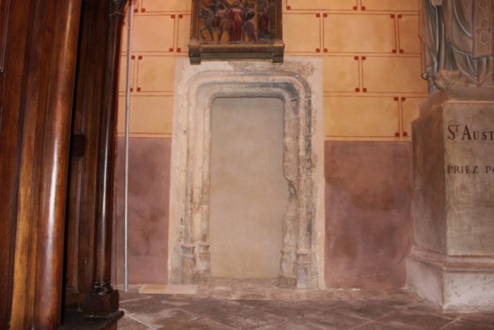 Travaux à l'abbatiale Saint-Austremoine : découverte d'une porte transept Nord