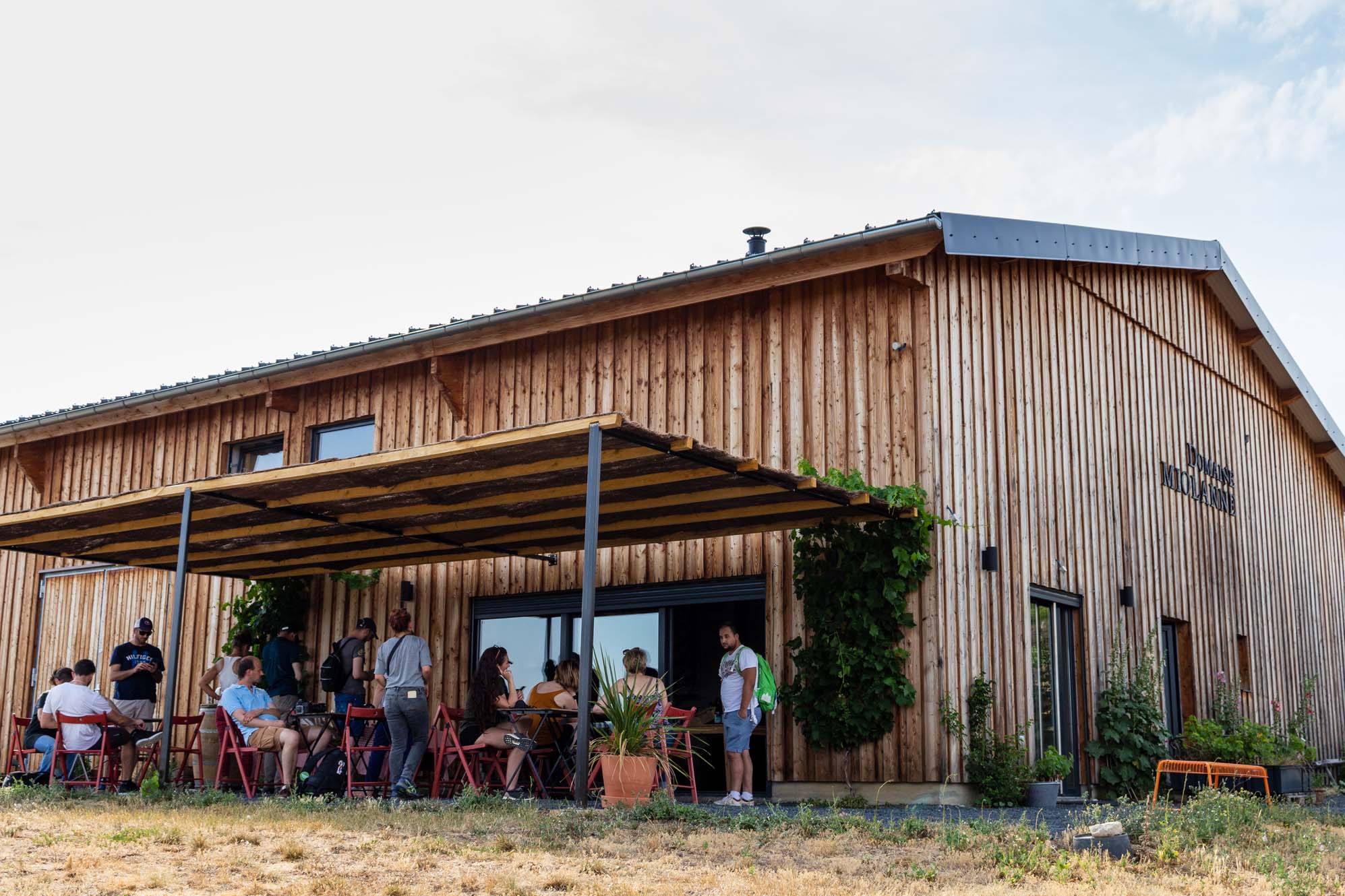 Terrasse du Domaine Miolanne Neschers / Instameet Pays d'Issoire