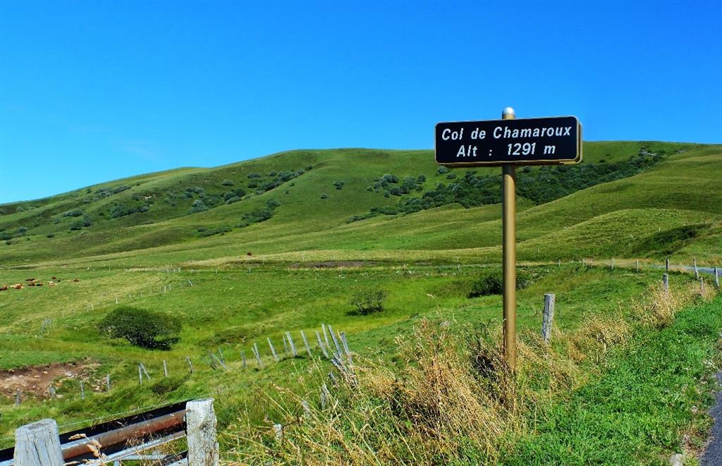 ANZAT LE LUGUET Col et mont de Chamaroux