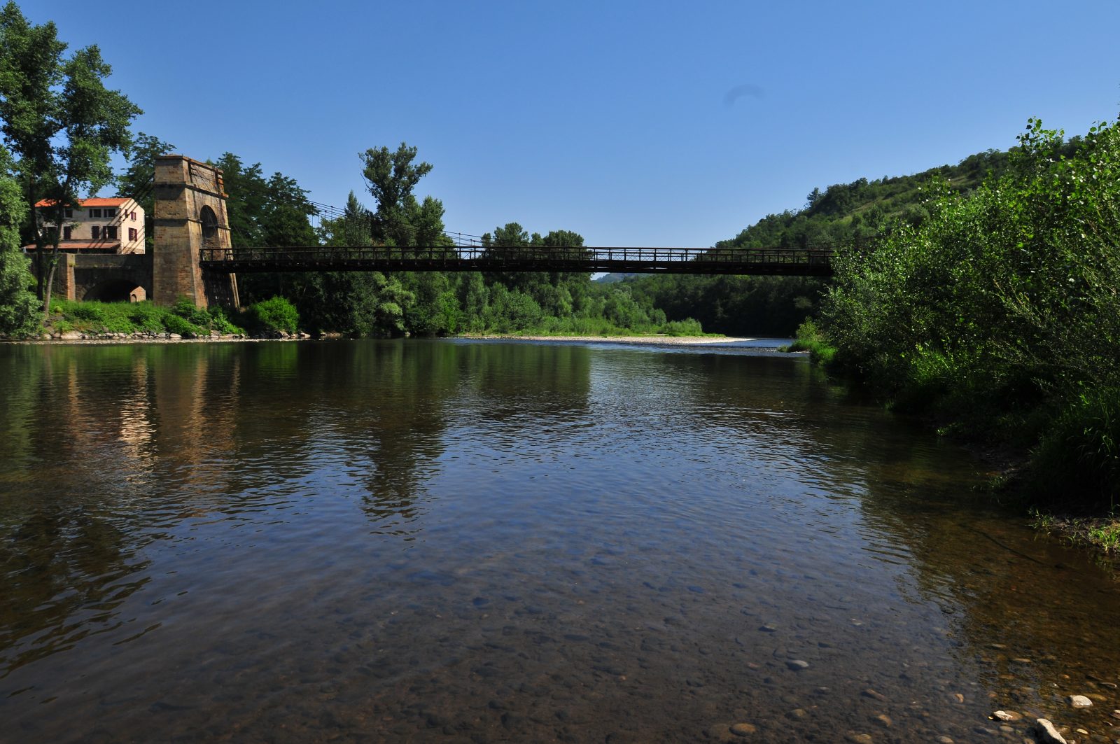 Pont suspendu de Parentignat