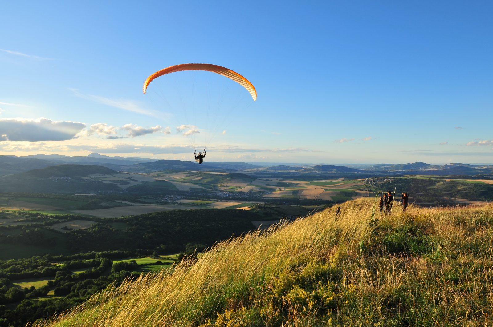 Parapente sur le puy d’Ysson