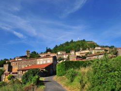 la butte d'Usson, plus beau village de france en auvergne