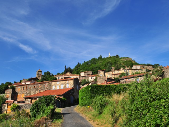 la butte d'Usson, plus beau village de france en auvergne