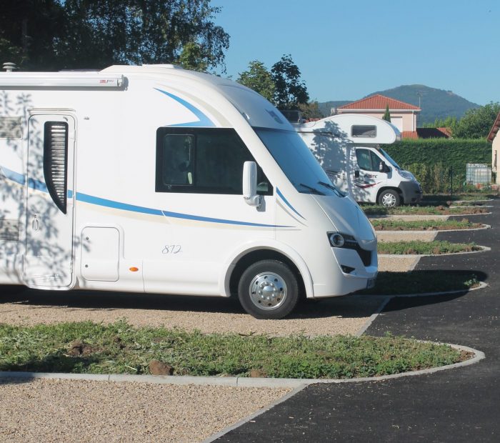 AIRE CAMPING-CAR ISSOIRE